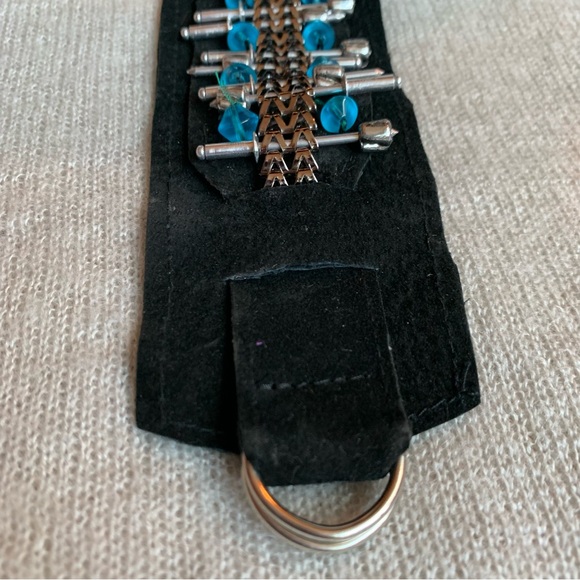 Hand crafted - Black Leather Cuff aqua blue bead metal pieces ajustable bracelet - Picture 6 of 9